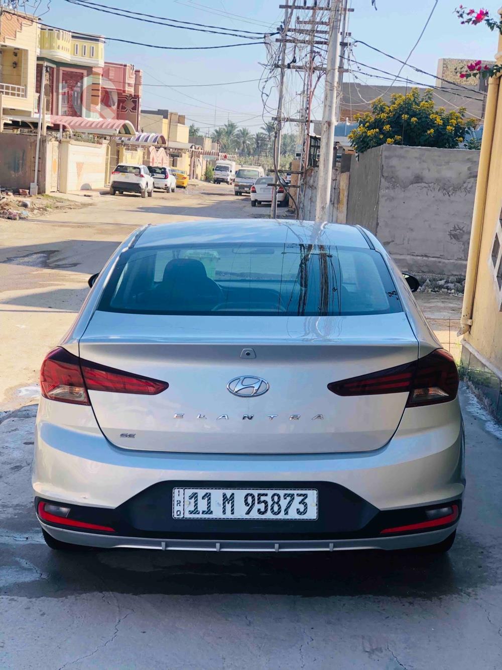 هیوندای ئەلەنترا